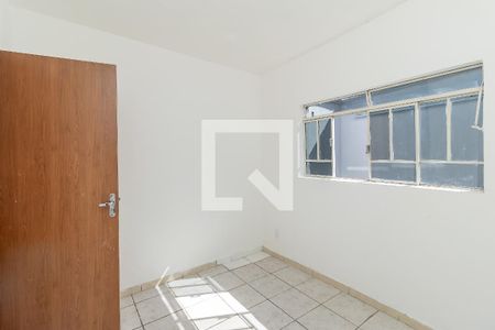 Quarto 1 de casa para alugar com 2 quartos, 60m² em Mantiqueira, Belo Horizonte