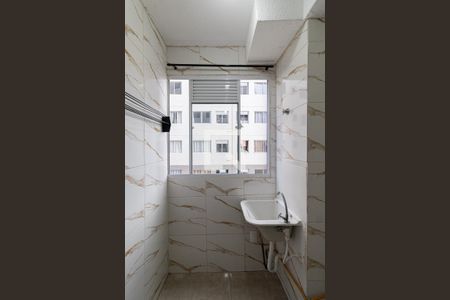Sala/Cozinha/Área de Serviço  de apartamento para alugar com 2 quartos, 42m² em Fazenda Caguaçu, São Paulo