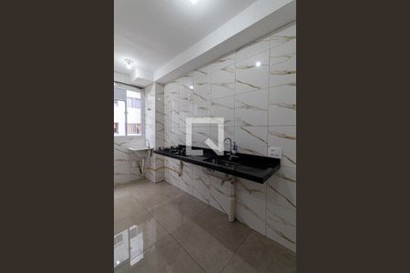 Sala/Cozinha/Área de Serviço  de apartamento para alugar com 2 quartos, 42m² em Fazenda Caguaçu, São Paulo