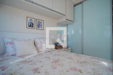 Suíte de apartamento à venda com 3 quartos, 64m² em Jardim Itú, Porto Alegre