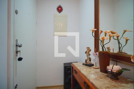 Hall de Entrada de apartamento à venda com 3 quartos, 64m² em Jardim Itú, Porto Alegre