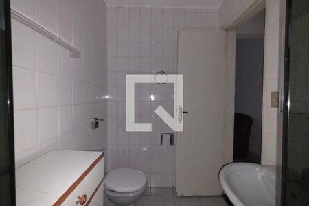 Banheiro de apartamento para alugar com 1 quarto, 55m² em Guilhermina, Praia Grande