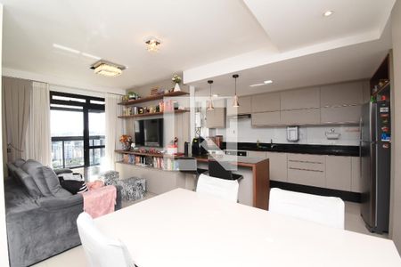 Sala e Cozinha de apartamento à venda com 2 quartos, 69m² em Boa Vista, Curitiba