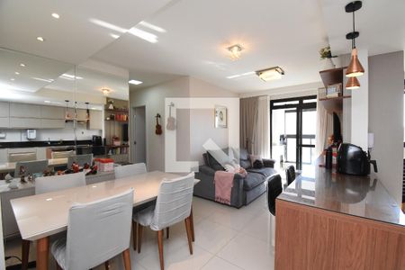 Sala e Cozinha de apartamento à venda com 2 quartos, 69m² em Boa Vista, Curitiba