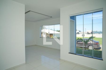 Sala de casa de condomínio para alugar com 3 quartos, 100m² em Pindobas, Maricá