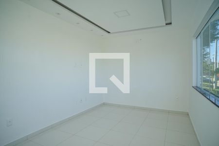 Sala de casa de condomínio para alugar com 3 quartos, 100m² em Pindobas, Maricá