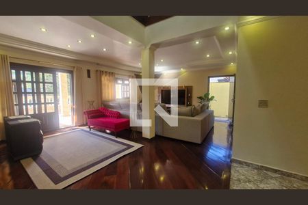 Sala de casa à venda com 4 quartos, 500m² em Jardim Ubirajara (zona Sul), São Paulo