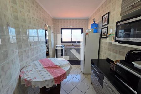 Cozinha de apartamento para alugar com 2 quartos, 80m² em Vilamar, Praia Grande