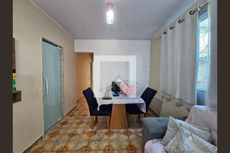 Sala de casa para alugar com 3 quartos, 140m² em Cabuís, Nilópolis