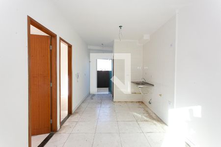 Sala e Cozinha de apartamento à venda com 2 quartos, 43m² em Vila Santa Isabel, São Paulo