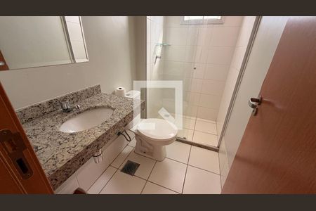 Banheiro Social de apartamento para alugar com 3 quartos, 65m² em Vila Alzira, Aparecida de Goiânia