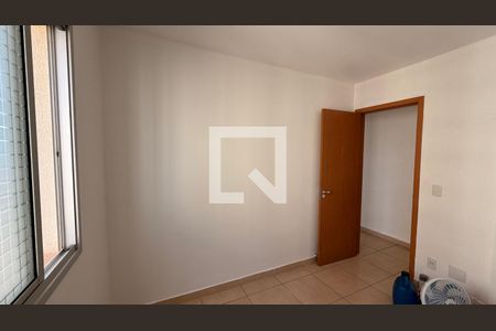 Quarto 2 de apartamento para alugar com 3 quartos, 65m² em Vila Alzira, Aparecida de Goiânia