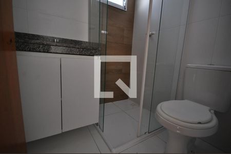 Banheiro de apartamento para alugar com 1 quarto, 33m² em Vila Constança, São Paulo