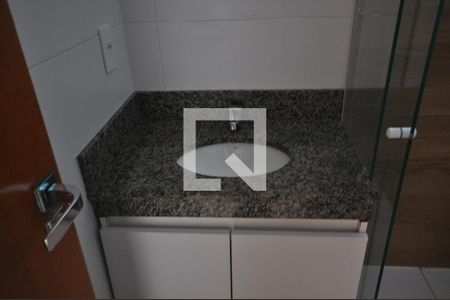Banheiro de apartamento para alugar com 1 quarto, 33m² em Vila Constança, São Paulo