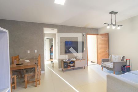 Sala de casa de condomínio para alugar com 2 quartos, 70m² em Olaria, Canoas