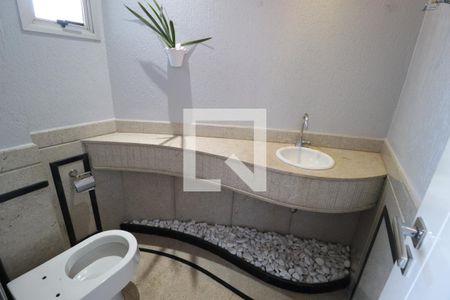 Lavabo de apartamento para alugar com 3 quartos, 217m² em Santa Mônica, Uberlândia