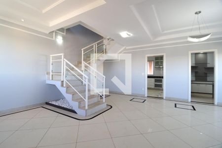 Sala de apartamento para alugar com 3 quartos, 217m² em Santa Mônica, Uberlândia