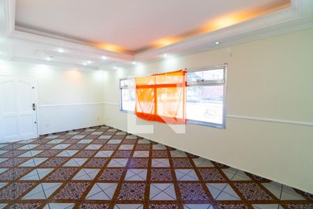 Casa 1 - Sala de casa para alugar com 4 quartos, 240m² em Cidade Domitila, São Paulo