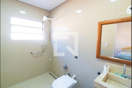 Casa 1 - Banheiro da Suite de casa para alugar com 4 quartos, 240m² em Cidade Domitila, São Paulo