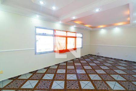 Casa à venda com 4 quartos, 240m² em Cidade Domitila, São Paulo