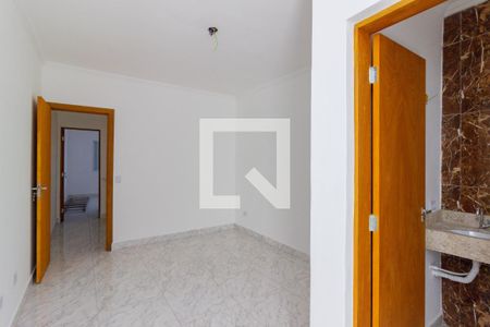 Casa à venda com 2 quartos, 73m² em Vila Yara, São Paulo