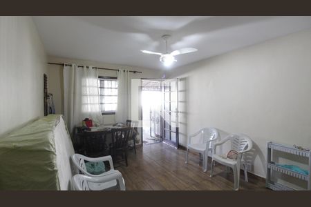 Sala de casa de condomínio para alugar com 2 quartos, 102m² em Jardim Excelcior, Cabo Frio
