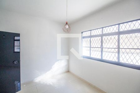Quarto 2 de casa para alugar com 2 quartos, 150m² em Bento Ribeiro, Rio de Janeiro
