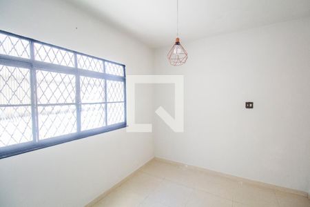 Quarto 2 de casa para alugar com 2 quartos, 150m² em Bento Ribeiro, Rio de Janeiro