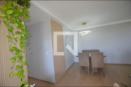 Sala de apartamento à venda com 3 quartos, 68m² em Marechal Hermes, Rio de Janeiro