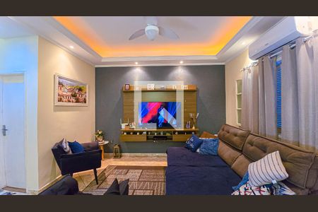 Sala de casa à venda com 4 quartos, 204m² em Del Castilho, Rio de Janeiro
