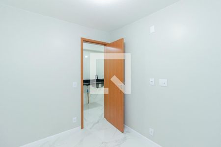 Quarto 1 de apartamento para alugar com 2 quartos, 38m² em Jardim Santa Lucrecia, São Paulo