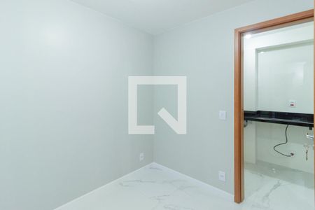 Quarto 1 de apartamento para alugar com 2 quartos, 38m² em Jardim Santa Lucrecia, São Paulo