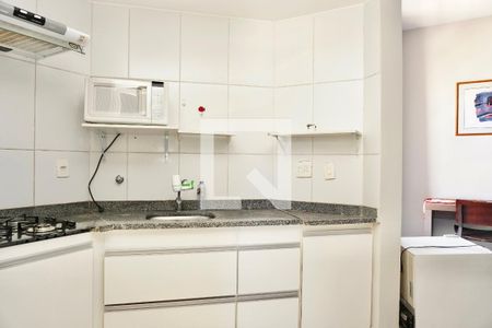 Cozinha de kitnet/studio para alugar com 1 quarto, 26m² em Santa Efigênia, Belo Horizonte