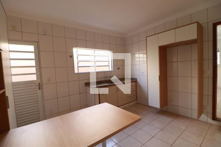 Cozinha  de casa para alugar com 3 quartos, 125m² em Jardim Irajá, Ribeirão Preto