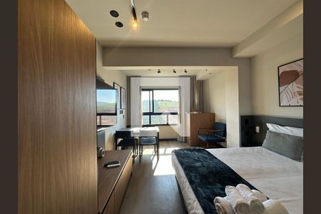 Sala/Quarto de apartamento à venda com 1 quarto, 25m² em Melville Empresarial Ii, Barueri