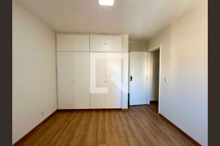 Quarto de apartamento à venda com 1 quarto, 57m² em Bosque, Campinas