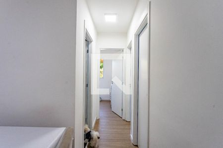 Corredor  de apartamento à venda com 3 quartos, 54m² em Canhema, Diadema