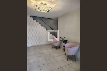 Sala de casa de condomínio à venda com 3 quartos, 338m² em Tarumã, Barueri