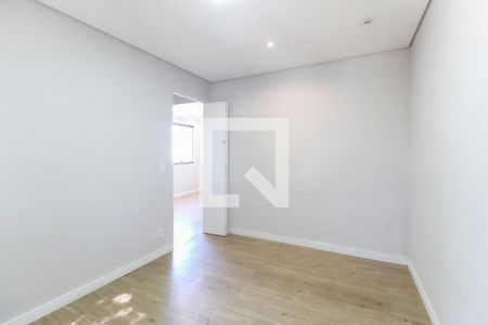 Quarto 1 de apartamento para alugar com 2 quartos, 54m² em Jardim Lucinda, São Paulo