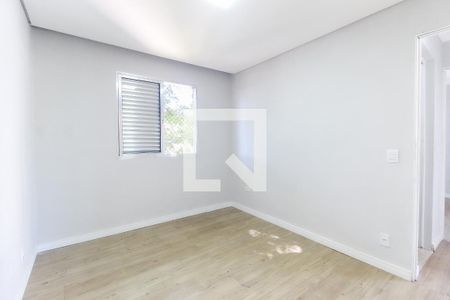 Quarto 1 de apartamento para alugar com 2 quartos, 54m² em Jardim Lucinda, São Paulo