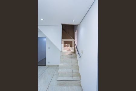 Escada de casa para alugar com 3 quartos, 163m² em Jardim Pirituba, São Paulo
