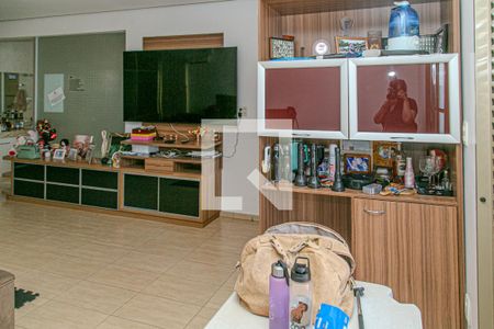 Suíte  de casa à venda com 4 quartos, 800m² em Elísio Campos, Goiânia