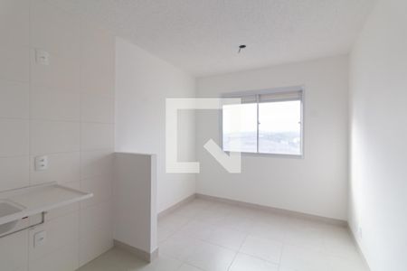 Sala/Cozinha de apartamento à venda com 2 quartos, 32m² em Fazenda Aricanduva, São Paulo