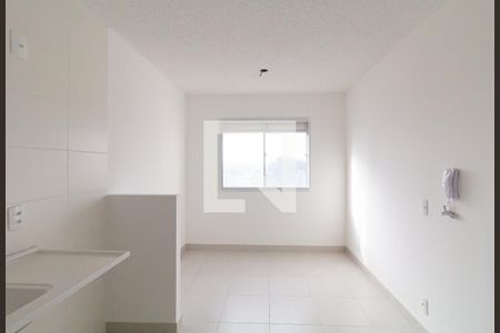 Sala/Cozinha de apartamento à venda com 2 quartos, 32m² em Fazenda Aricanduva, São Paulo