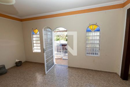 Sala de casa à venda com 3 quartos, 200m² em Vila Madalena, Campinas