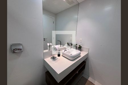 Banheiro de casa de condomínio à venda com 4 quartos, 360m² em Barra da Tijuca, Rio de Janeiro
