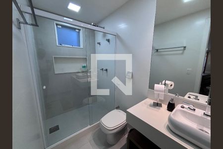 Banheiro de casa de condomínio à venda com 4 quartos, 360m² em Barra da Tijuca, Rio de Janeiro