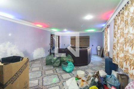 Sala de casa à venda com 3 quartos, 350m² em Jardim Gianetti, São Paulo