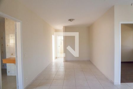 sala de casa de condomínio à venda com 3 quartos, 210m² em Condomínio Retiro das Pedras, Brumadinho
