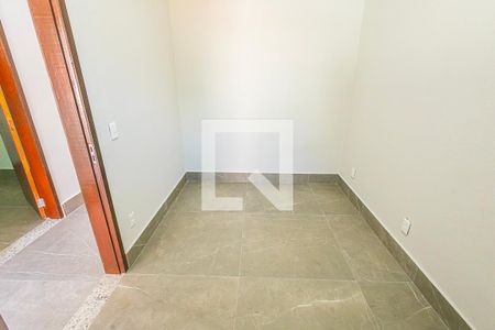 quarto 1 de casa para alugar com 3 quartos, 58m² em Candelária, Belo Horizonte